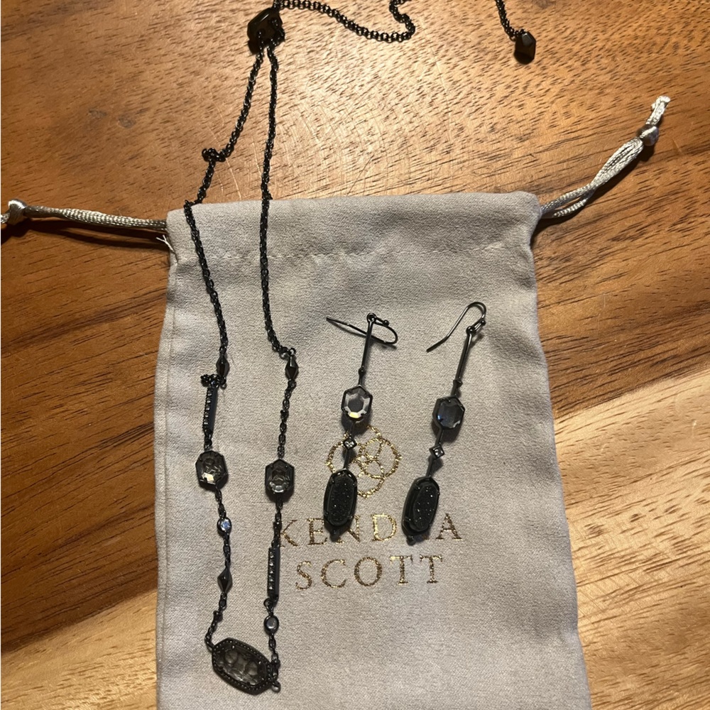 Kendra Scott set